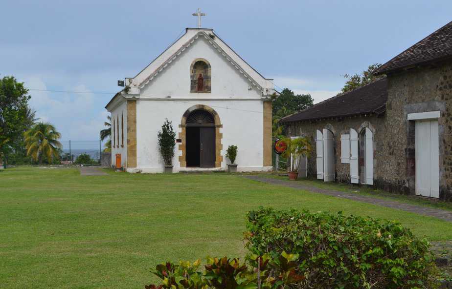 Fonds Saint Jacques: une habitation monastique et esclavagiste – Belia